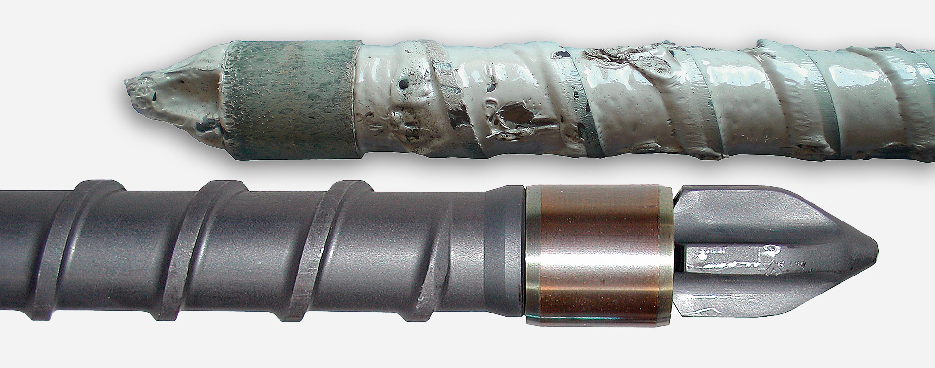 Extruderschnecken vor und nach der thermischen Reinigung