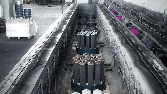 Cleaning candle filters vacuclean